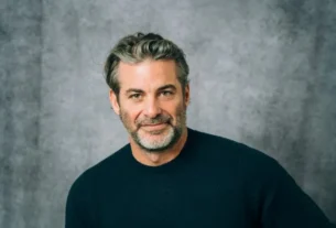 What does Jim Curtis do?